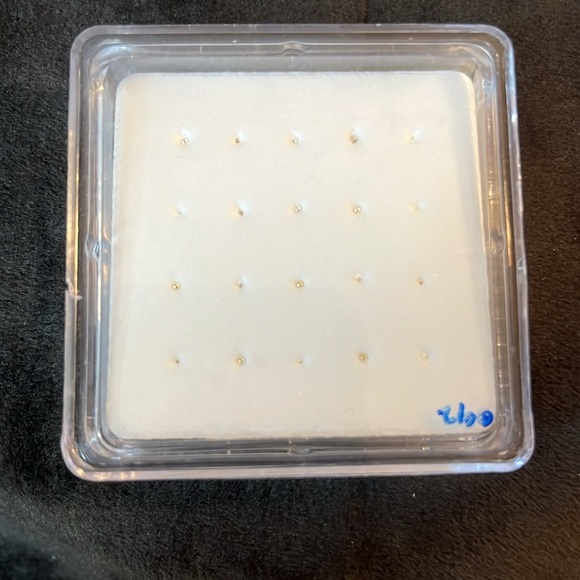 925 Sterling silver 20 gage crystal CZ Nose Rings set of 20. - Picture 3 of 6